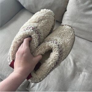 Tazz UGG Braid clog, cream color- size 7